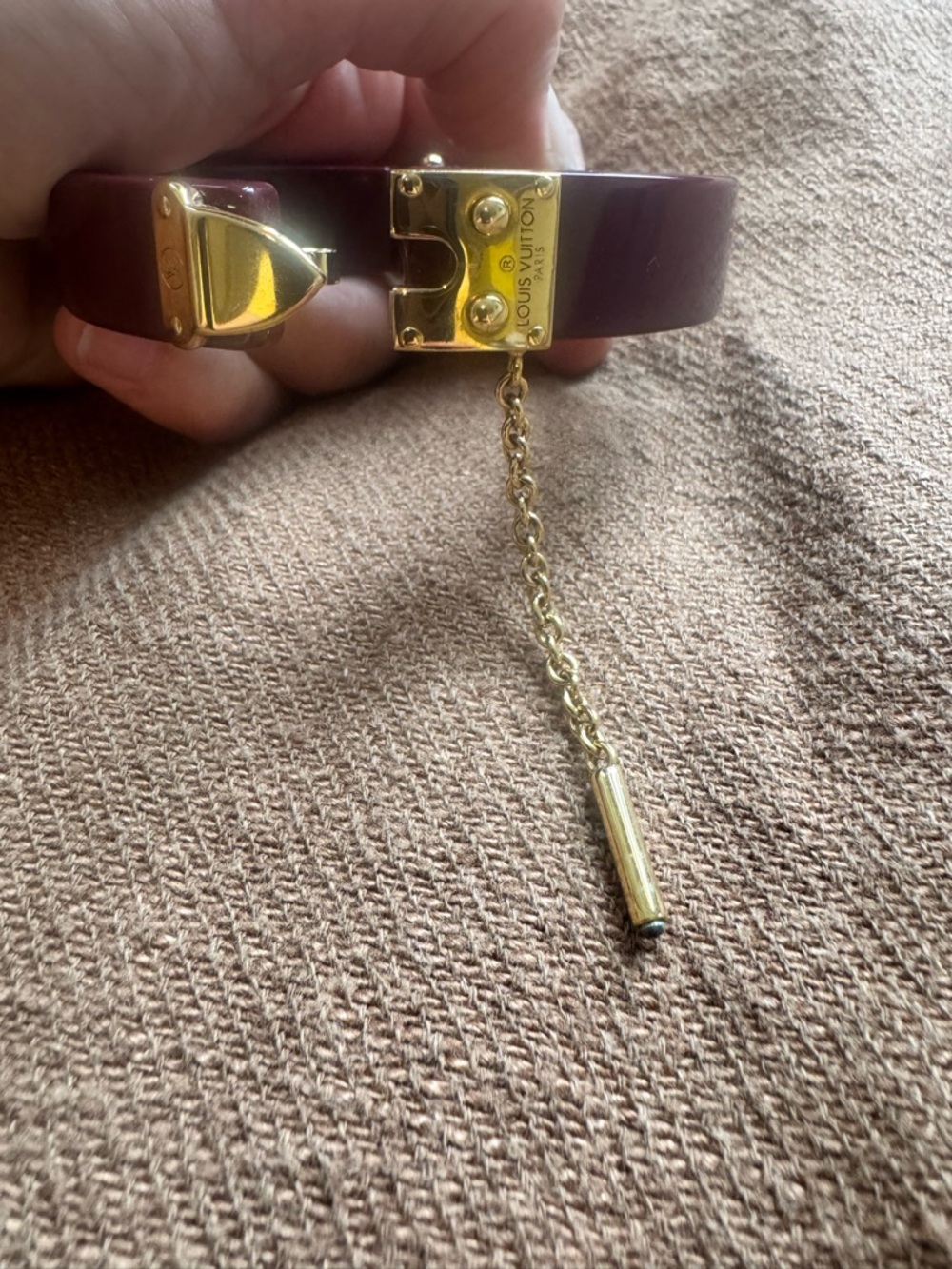 Louis Vuitton Burgundy and Gold Bracelet with Logo Plate - Picture 4 of 7